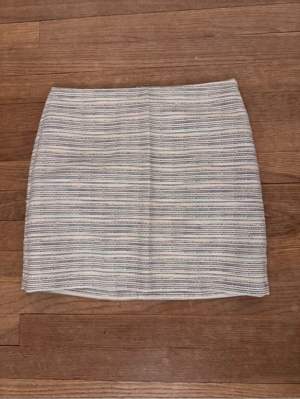 NWT Club Monaco Women's White Ground Stripe Rowan Mini Skirt - Size 00
b26